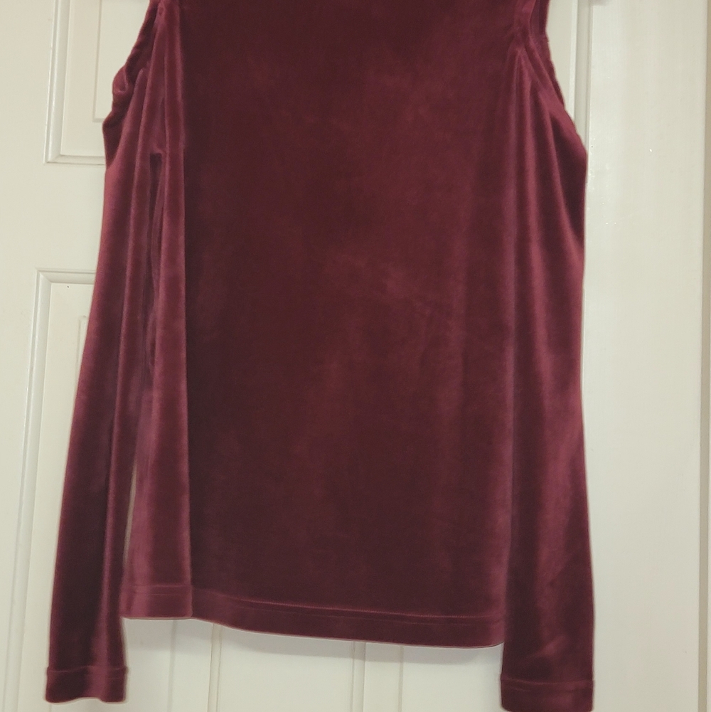 Velvet cold shoulder Velour Top  Jolibel